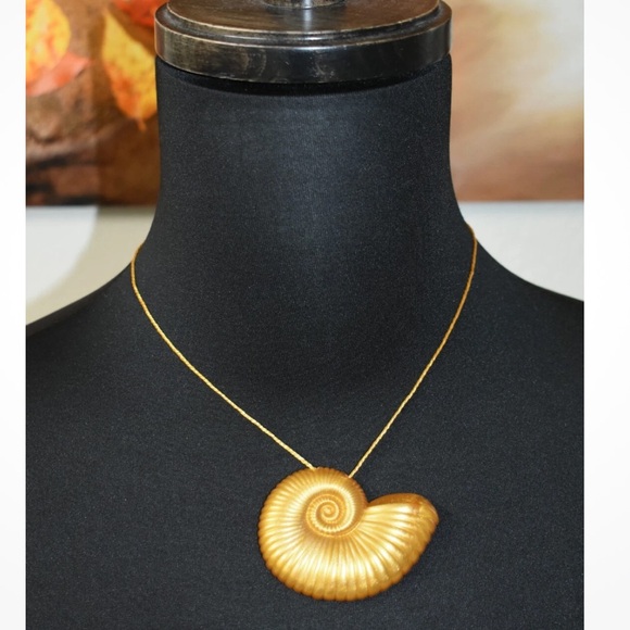 Disney Live Action Film Movie The Little Mermaid Ursula Vanessa Plastic Necklace - Picture 11 of 11